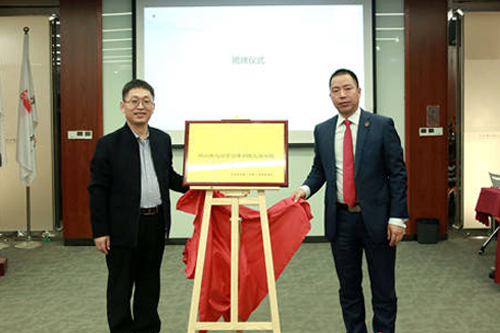 与郑州升达经贸管理学院文法学院签订战略合作