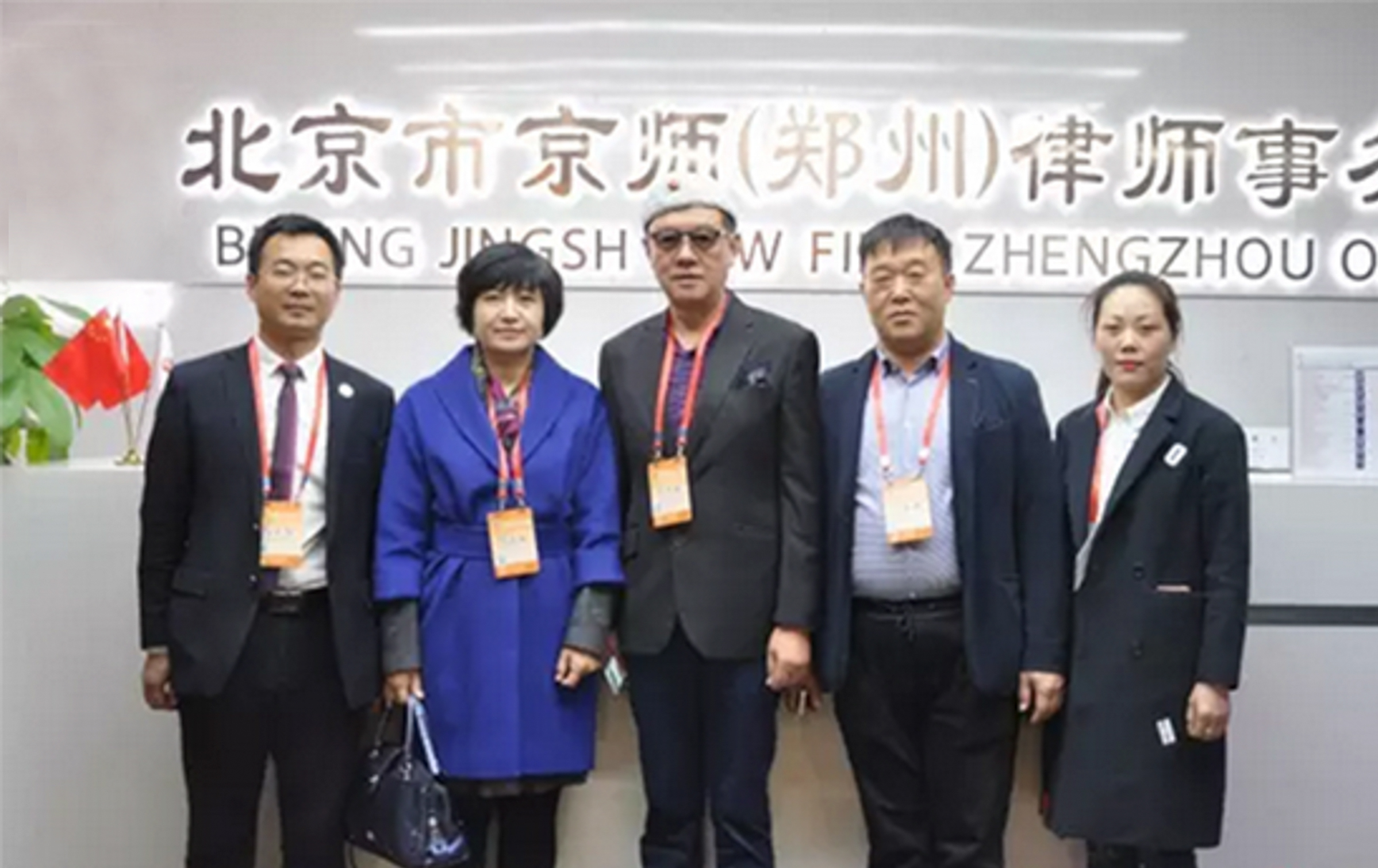 1-1F405103933c0-8.jpg undefined